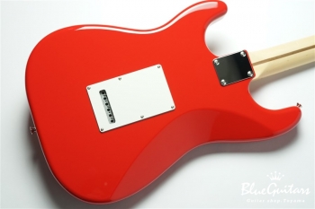 Made in Japan Hybrid II Stratocaster - Modena Red